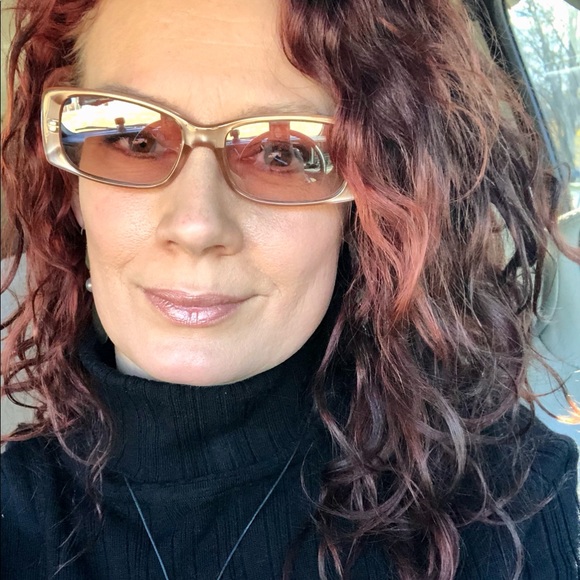 Meet your Posher, Hope - Picture 2 of 2